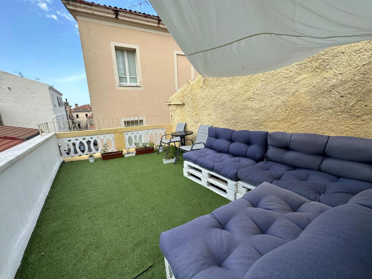 Sassari-Centro Elegante Appartamento Con Wifi E Netflix ภายนอก รูปภาพ