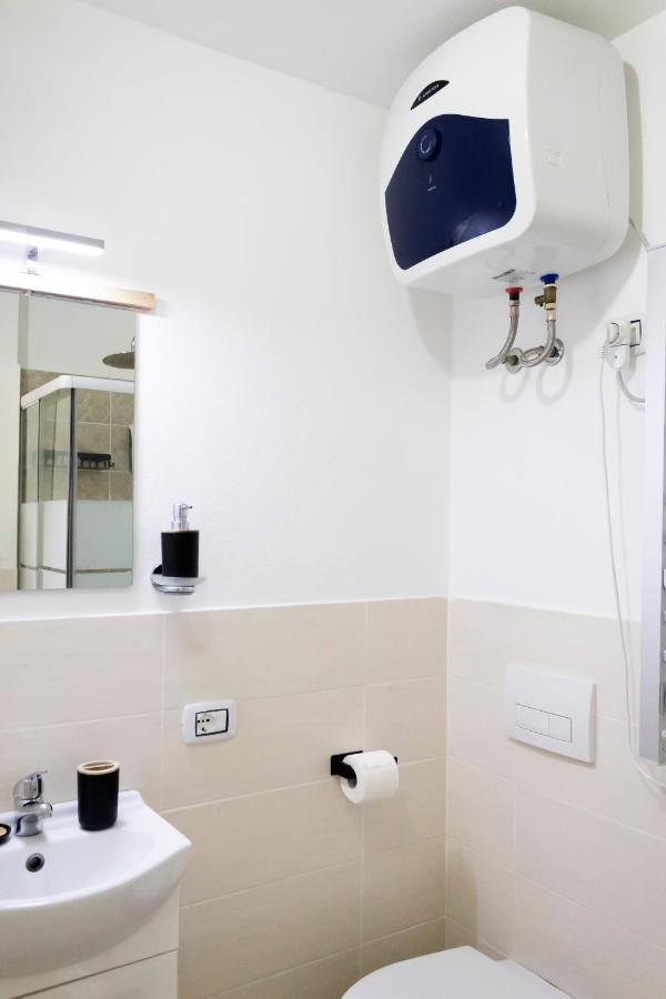 Sassari-Centro Elegante Appartamento Con Wifi E Netflix ภายนอก รูปภาพ