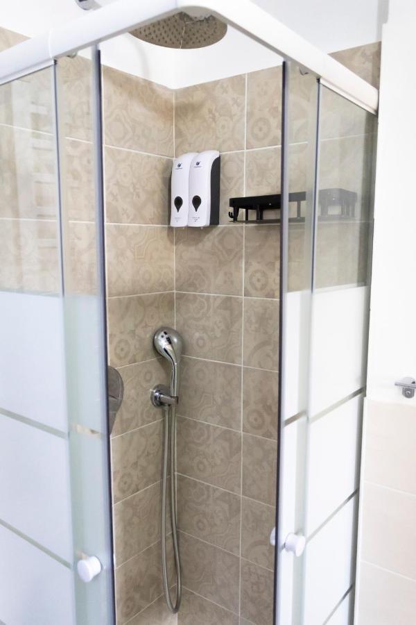 Sassari-Centro Elegante Appartamento Con Wifi E Netflix ภายนอก รูปภาพ