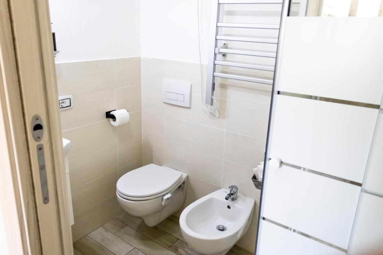 Sassari-Centro Elegante Appartamento Con Wifi E Netflix ภายนอก รูปภาพ