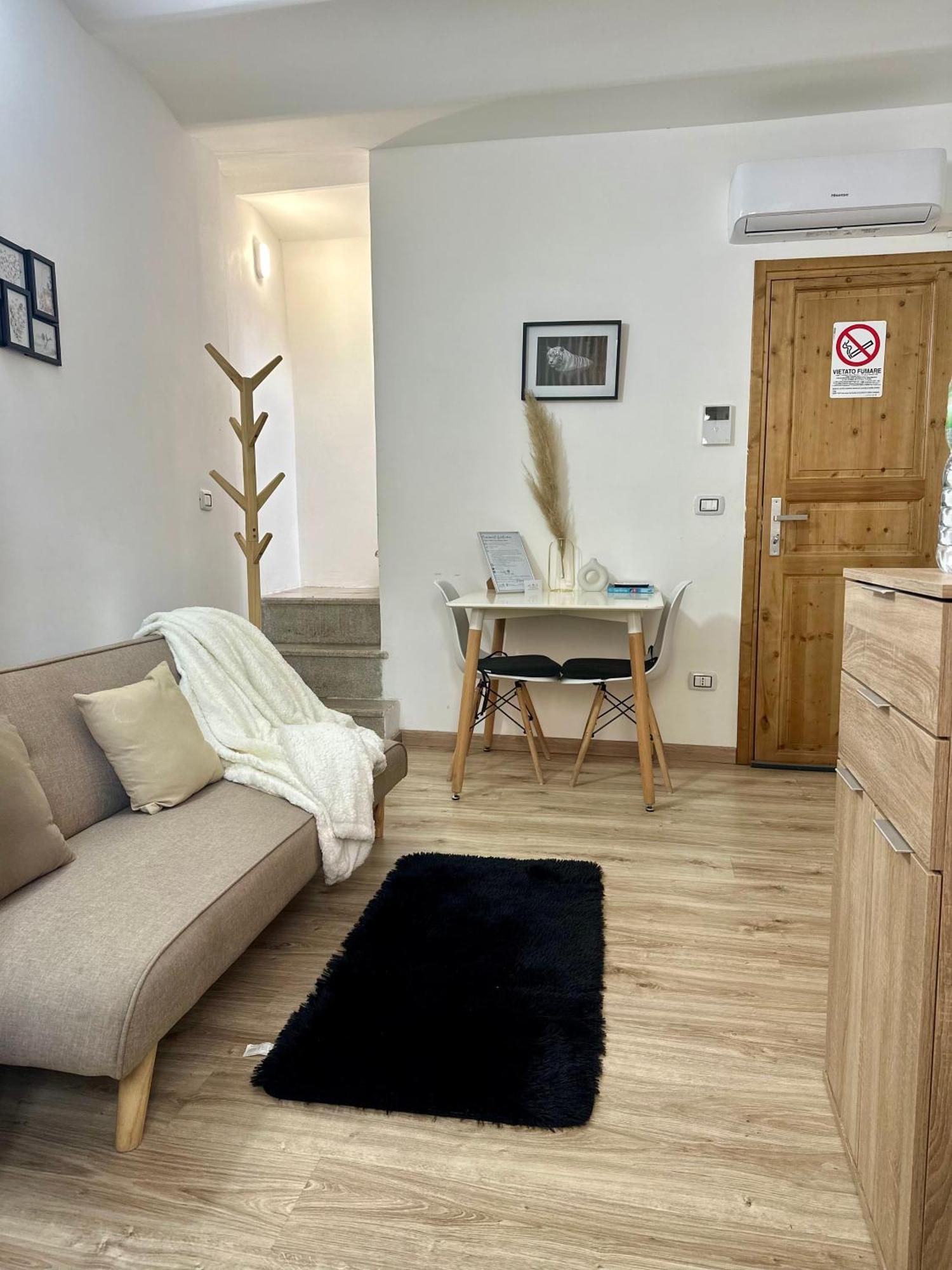 Sassari-Centro Elegante Appartamento Con Wifi E Netflix ภายนอก รูปภาพ