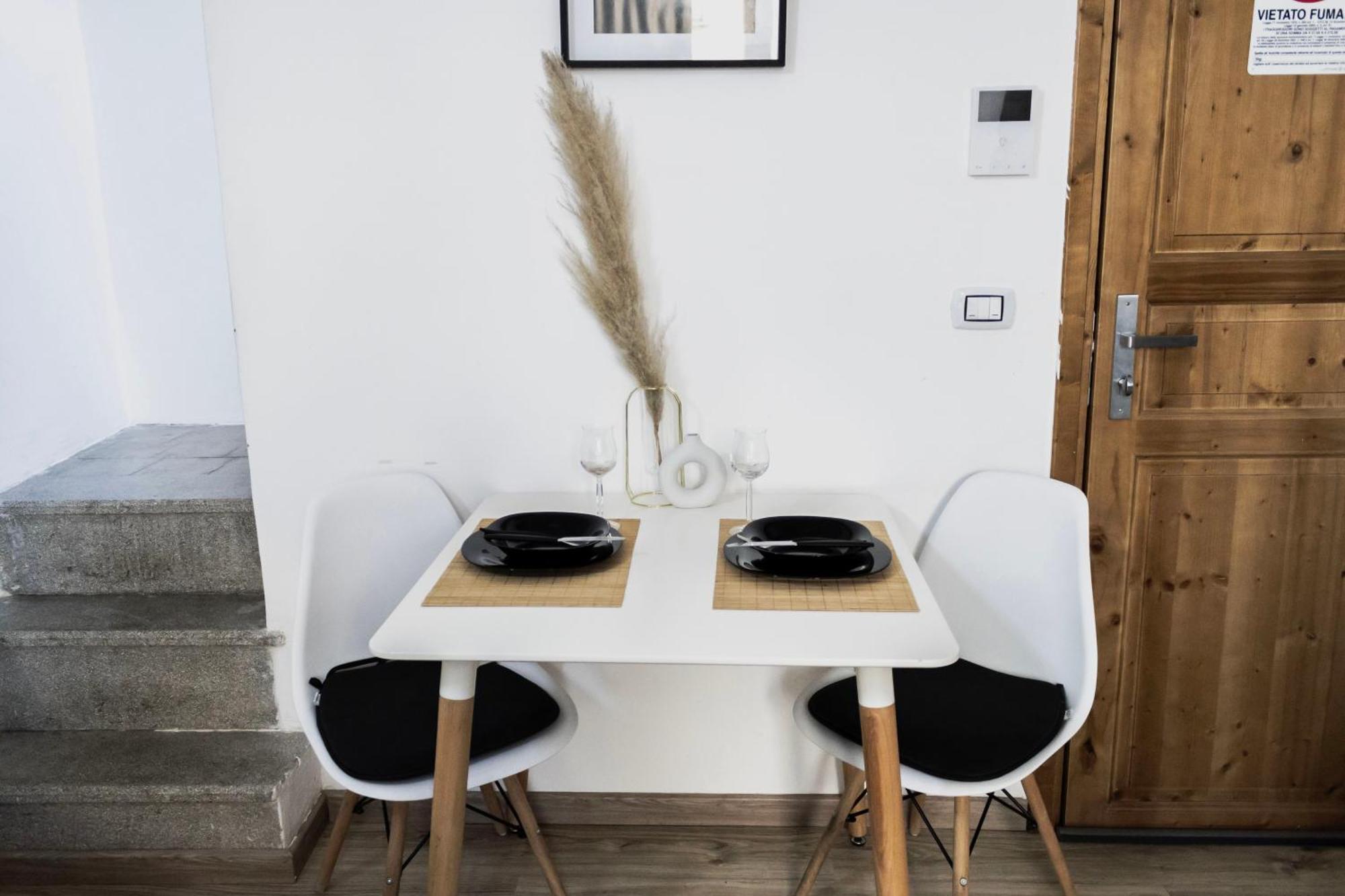 Sassari-Centro Elegante Appartamento Con Wifi E Netflix ภายนอก รูปภาพ
