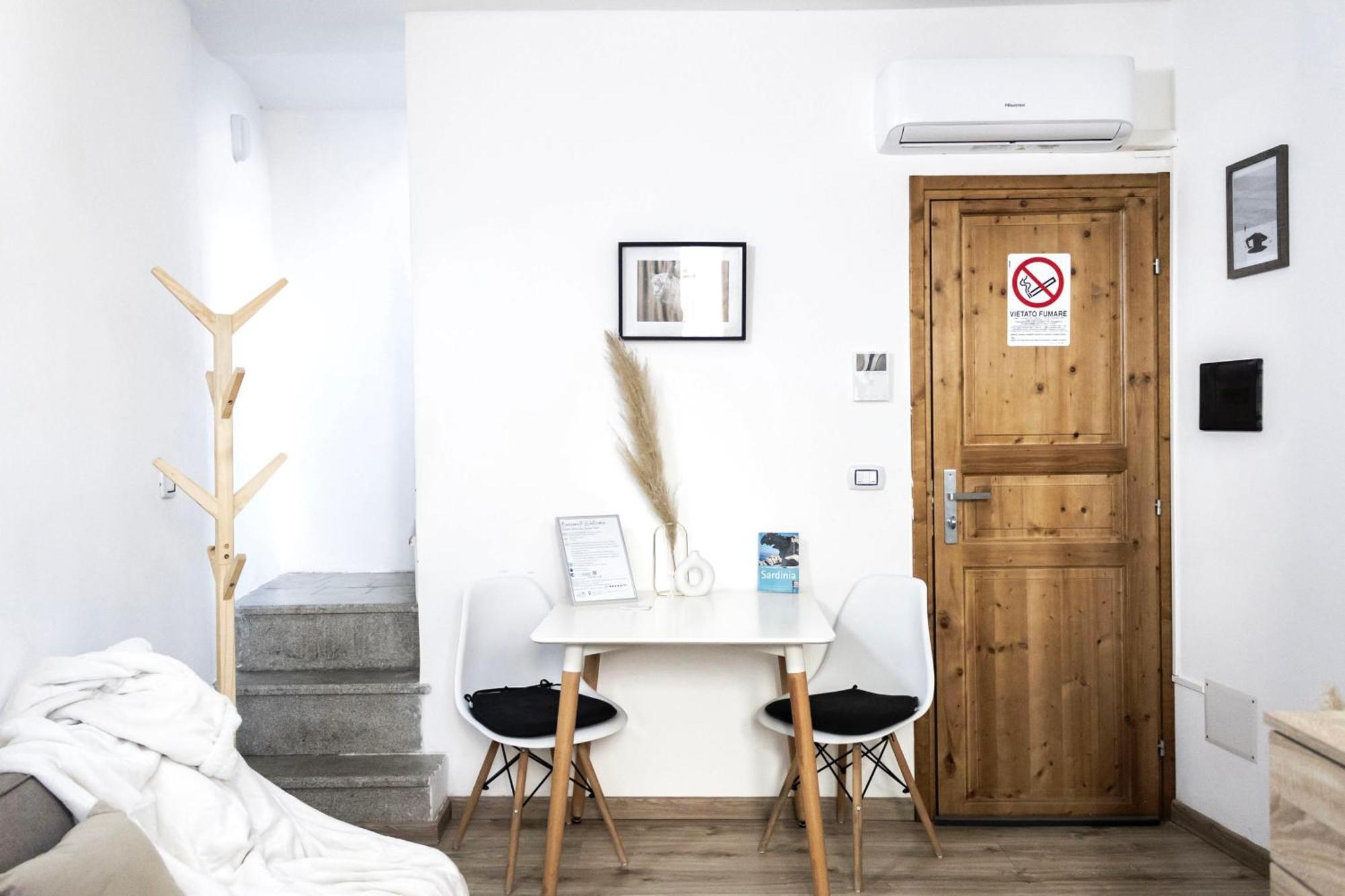 Sassari-Centro Elegante Appartamento Con Wifi E Netflix ภายนอก รูปภาพ