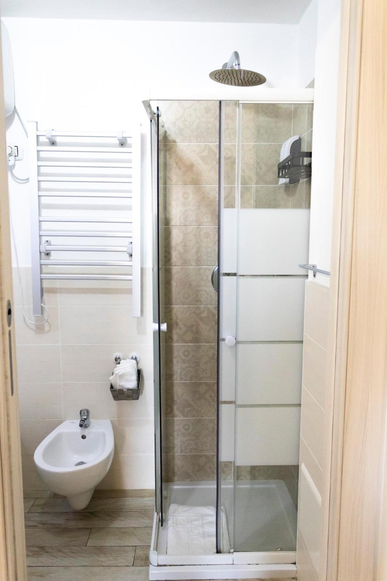 Sassari-Centro Elegante Appartamento Con Wifi E Netflix ภายนอก รูปภาพ