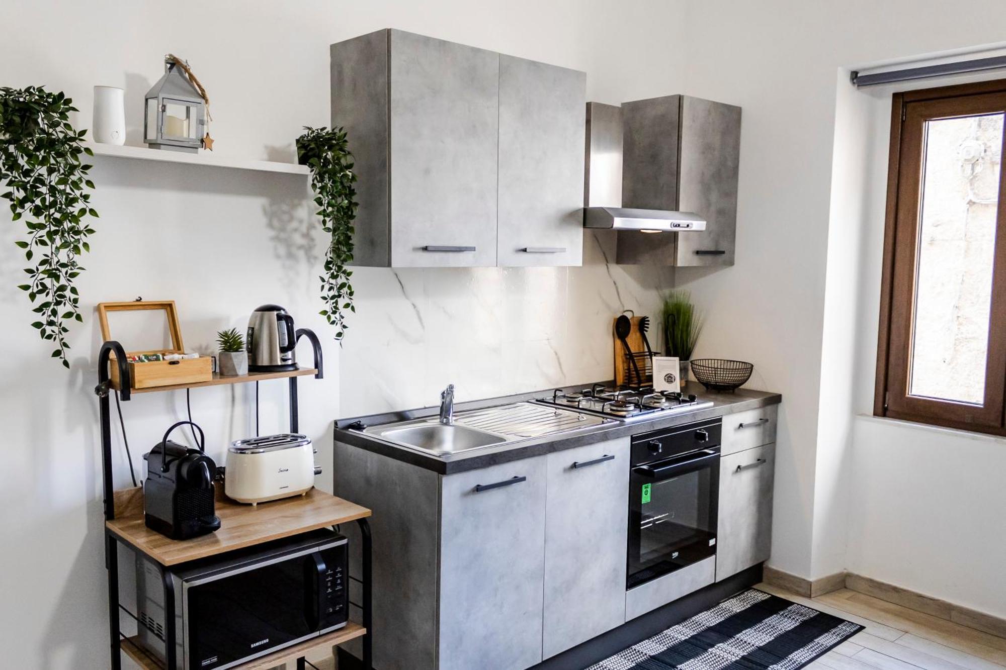 Sassari-Centro Elegante Appartamento Con Wifi E Netflix ภายนอก รูปภาพ