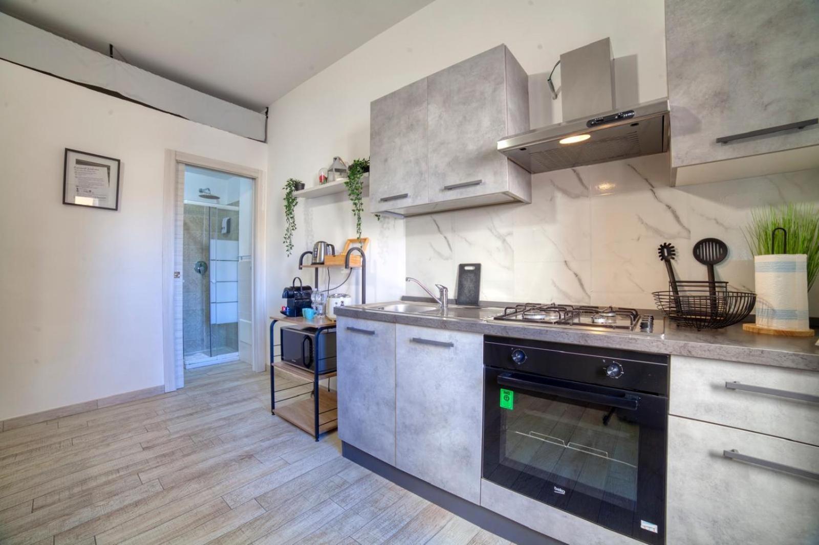 Sassari-Centro Elegante Appartamento Con Wifi E Netflix ภายนอก รูปภาพ