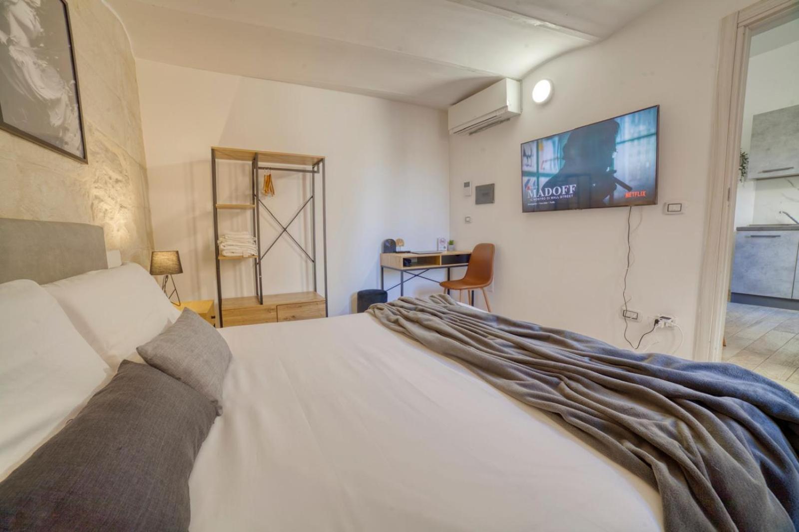Sassari-Centro Elegante Appartamento Con Wifi E Netflix ภายนอก รูปภาพ