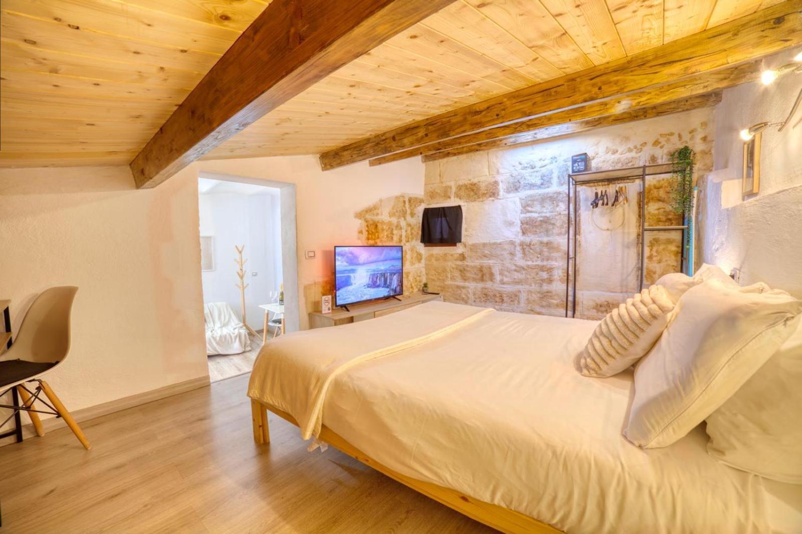 Sassari-Centro Elegante Appartamento Con Wifi E Netflix ภายนอก รูปภาพ